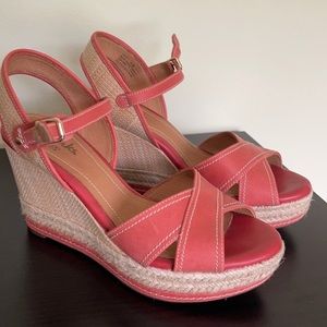 Pink wedge sandals EUC